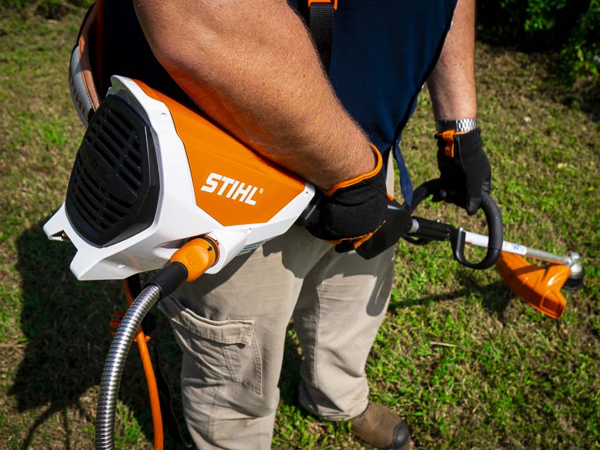 Prooi Gemiddeld betreden Stihl FSA 130R Trimmer First Look - Battery Power for the Pro - OPE