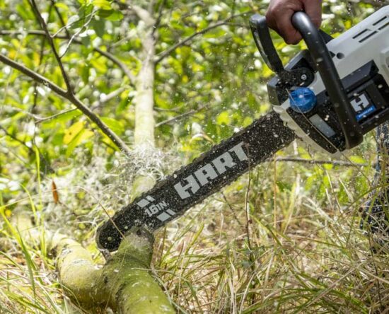 HART 40V battery-powered 16-inch chainsaw review